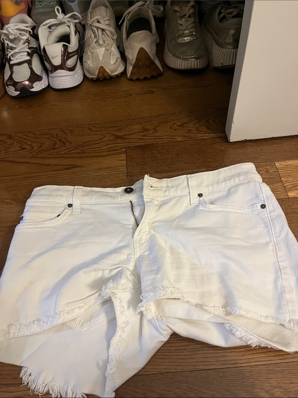 PRINCIPLE SIZE 27 Women's White Frayed Hem Denim Shorts